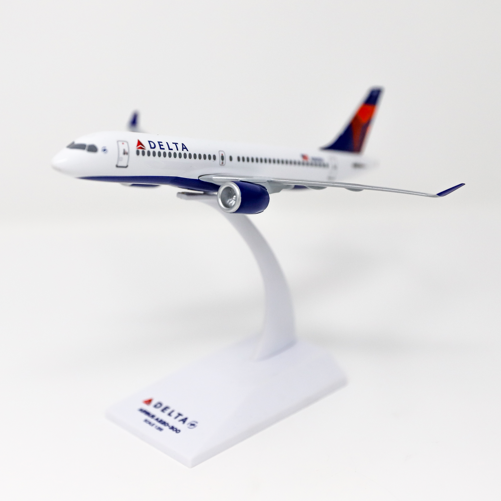 Delta A220-300 image 0