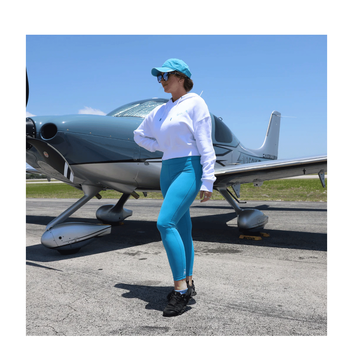 Dare to Fly Blue Love Set � Leggings & Cropped Pullover Sweatshirt image 0