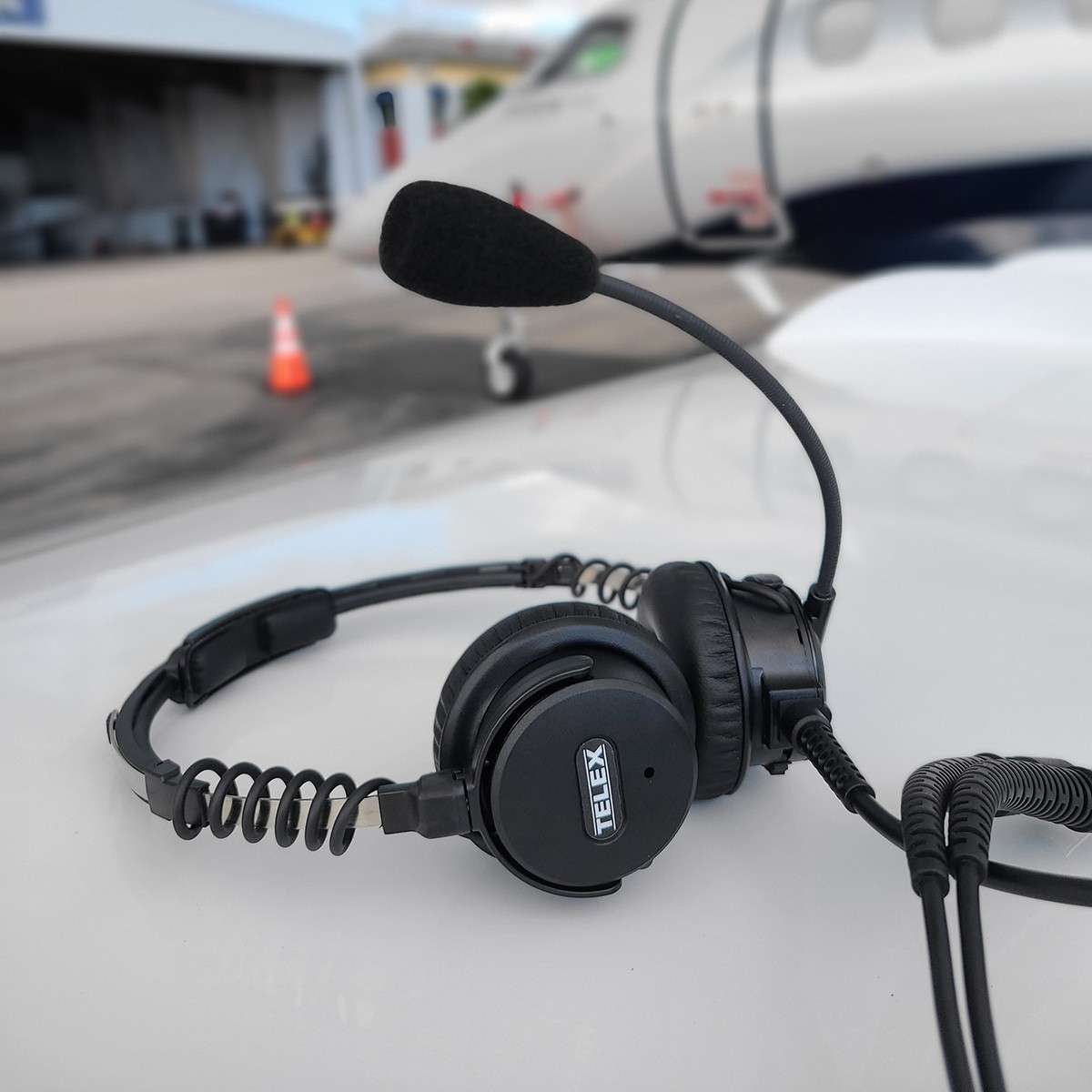 Telex Airman 8+ Headset image 2